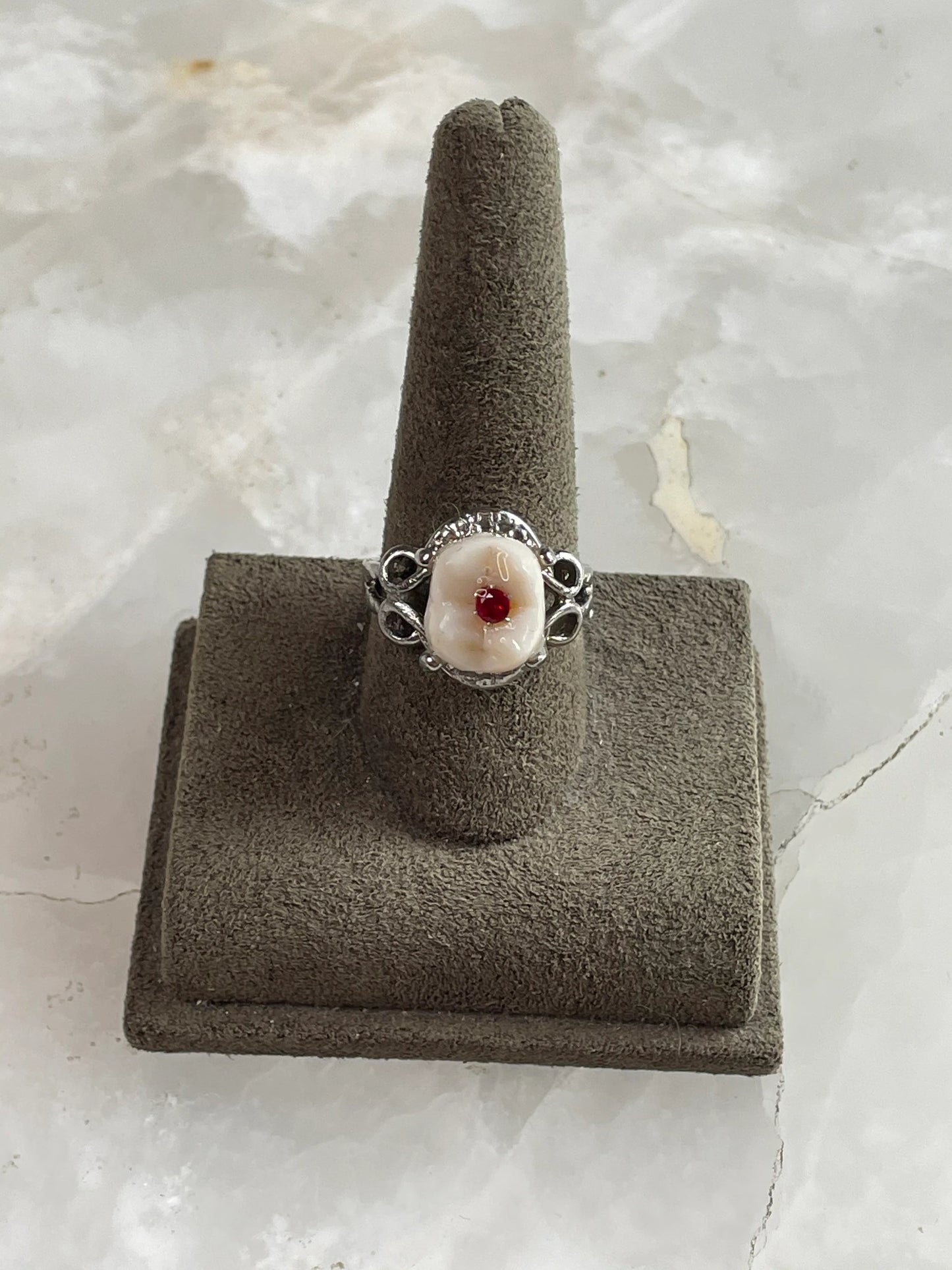 Red Cavity Molar Ring