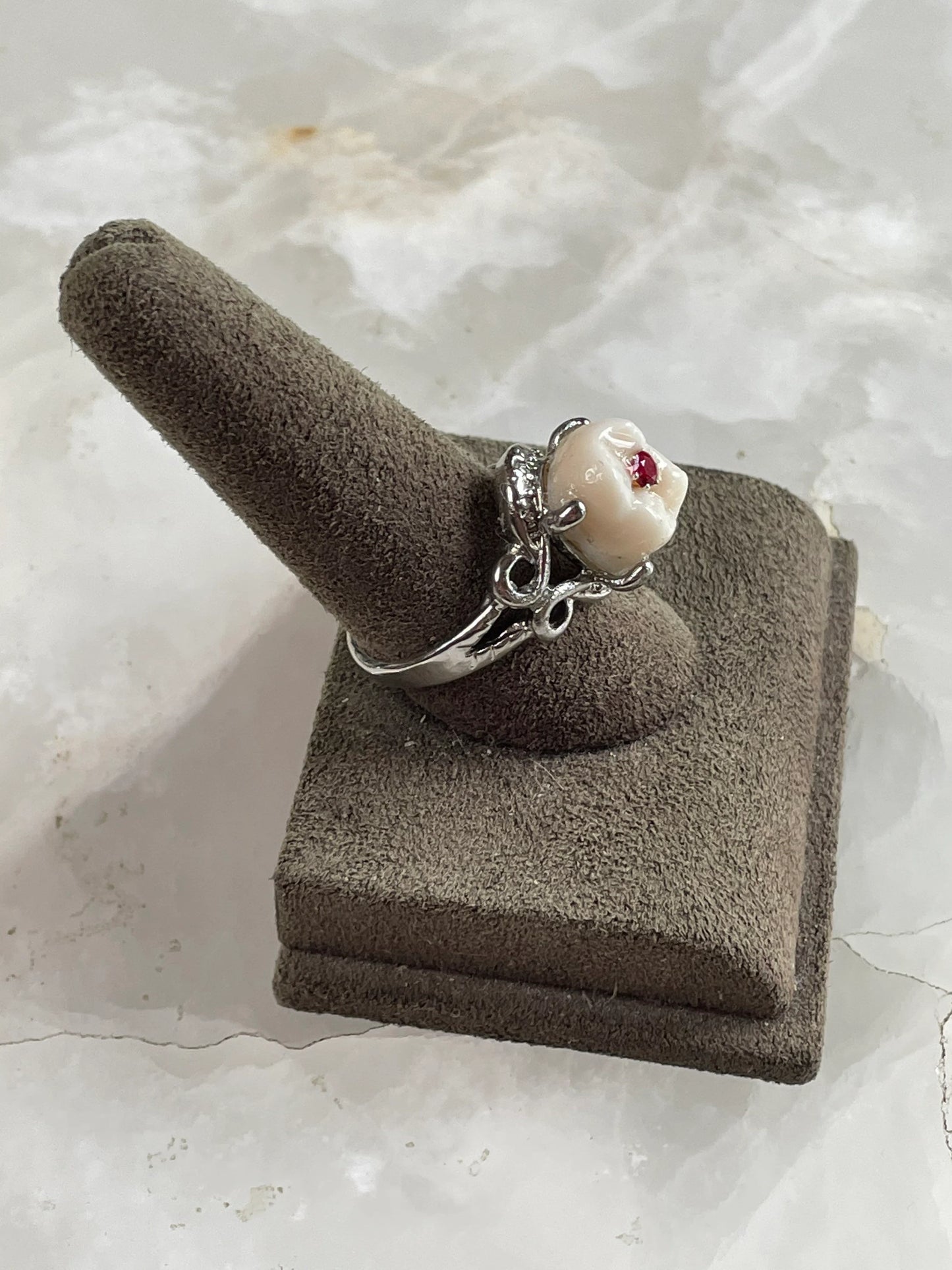 Red Cavity Molar Ring
