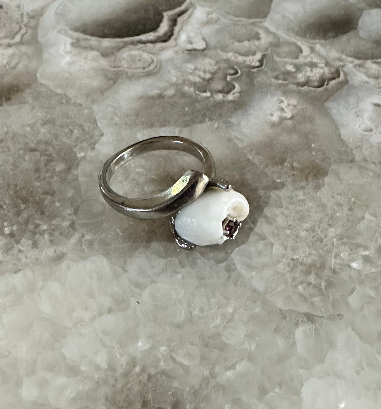 Crystal Cavity Tooth Ring