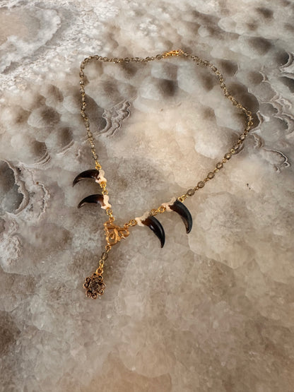 Royal Claw Necklace