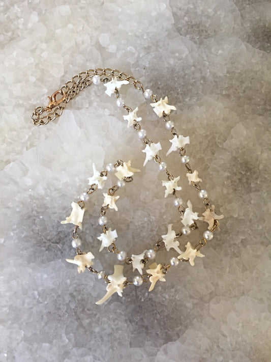 Vertebrae and Pearl Strand Choker Necklace